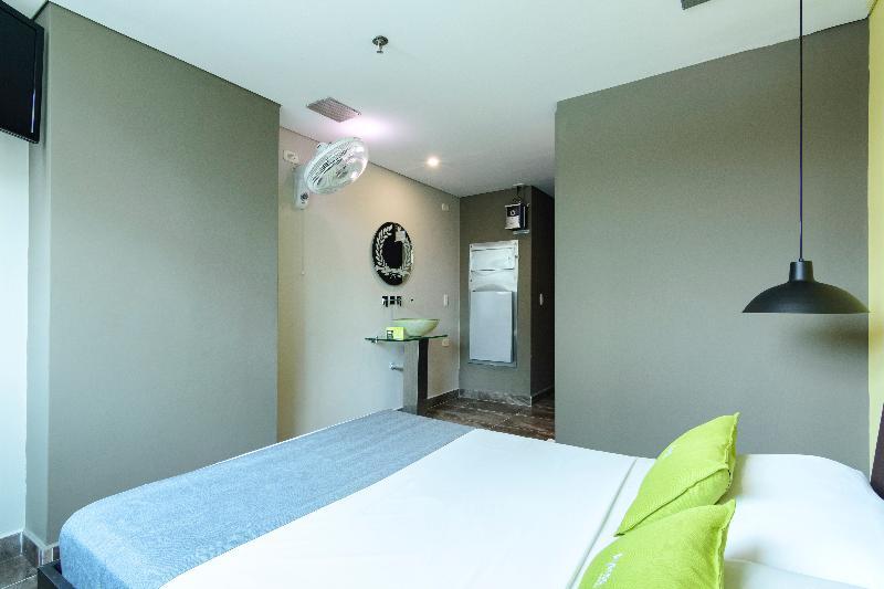 3H Hotel Centro Historico 메딜린 외부 사진